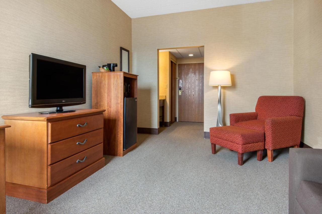 Quality Inn & Suites Mansfield Exterior foto