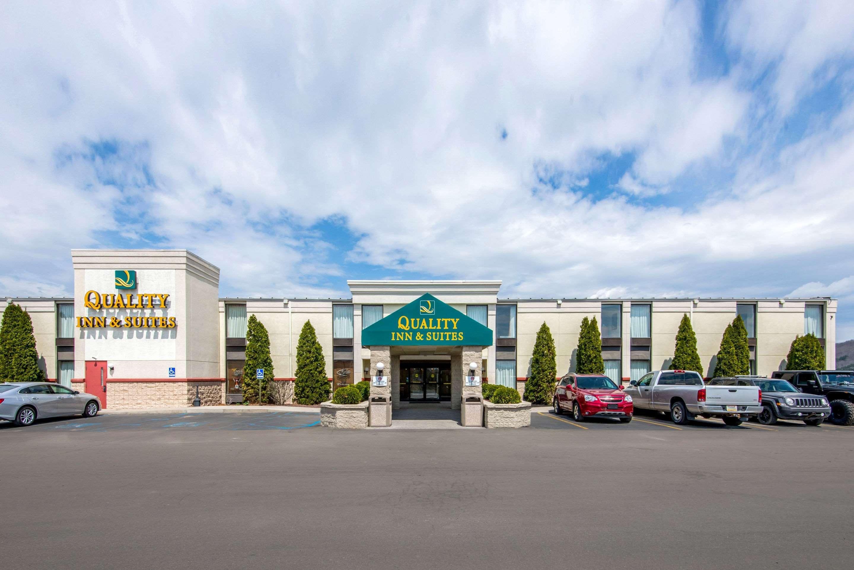 Quality Inn & Suites Mansfield Exterior foto